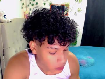 See Diaval_11 online Now @ camwhore.uk