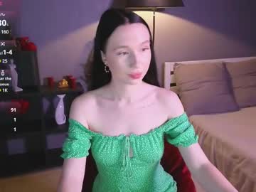 See Elowstar online Now @ camwhore.uk