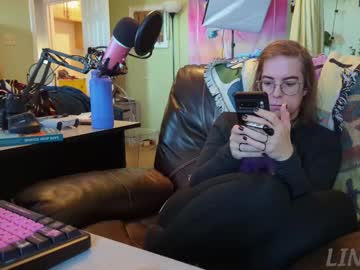 See Linzy19 online Now @ camwhore.uk