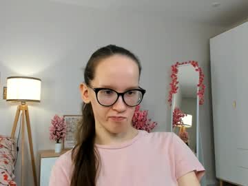 See Lynettebails online Now @ camwhore.uk